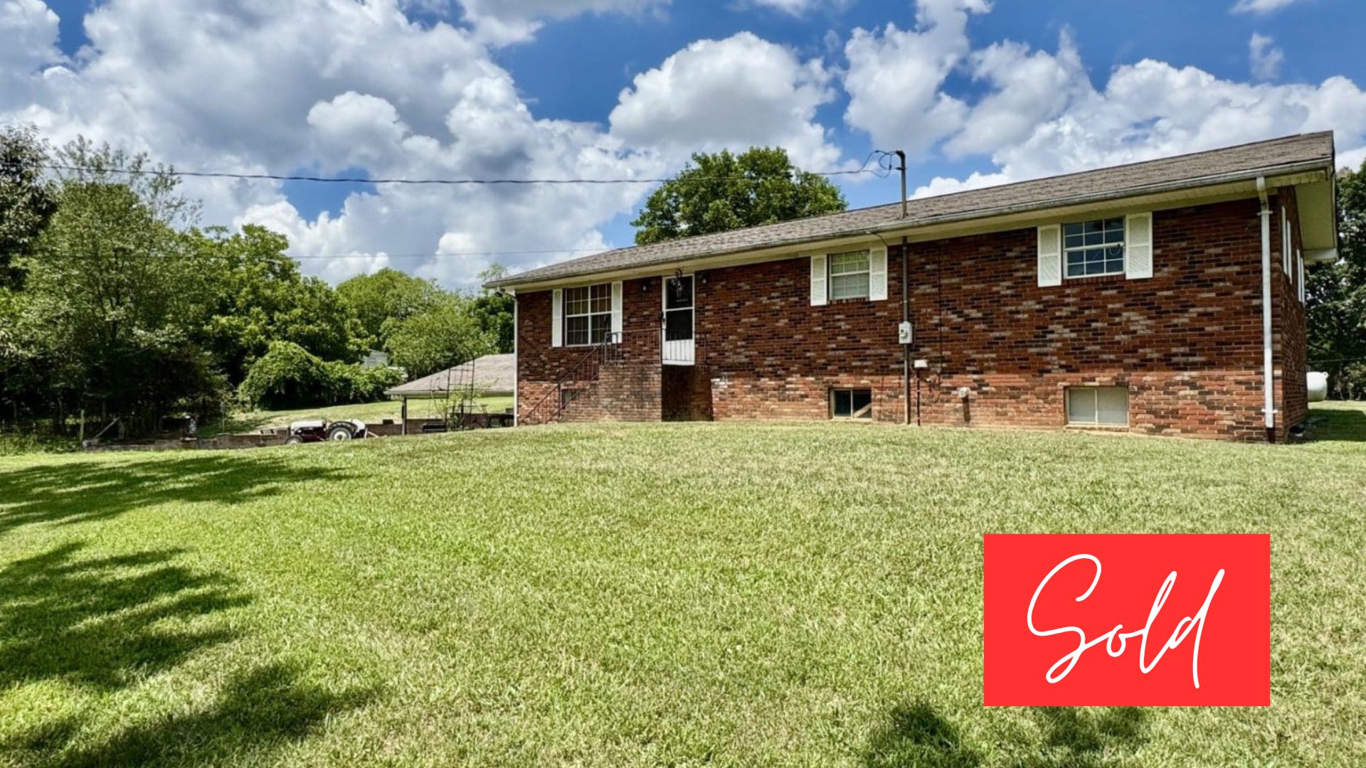 This image is by Powell Auction & Realty.